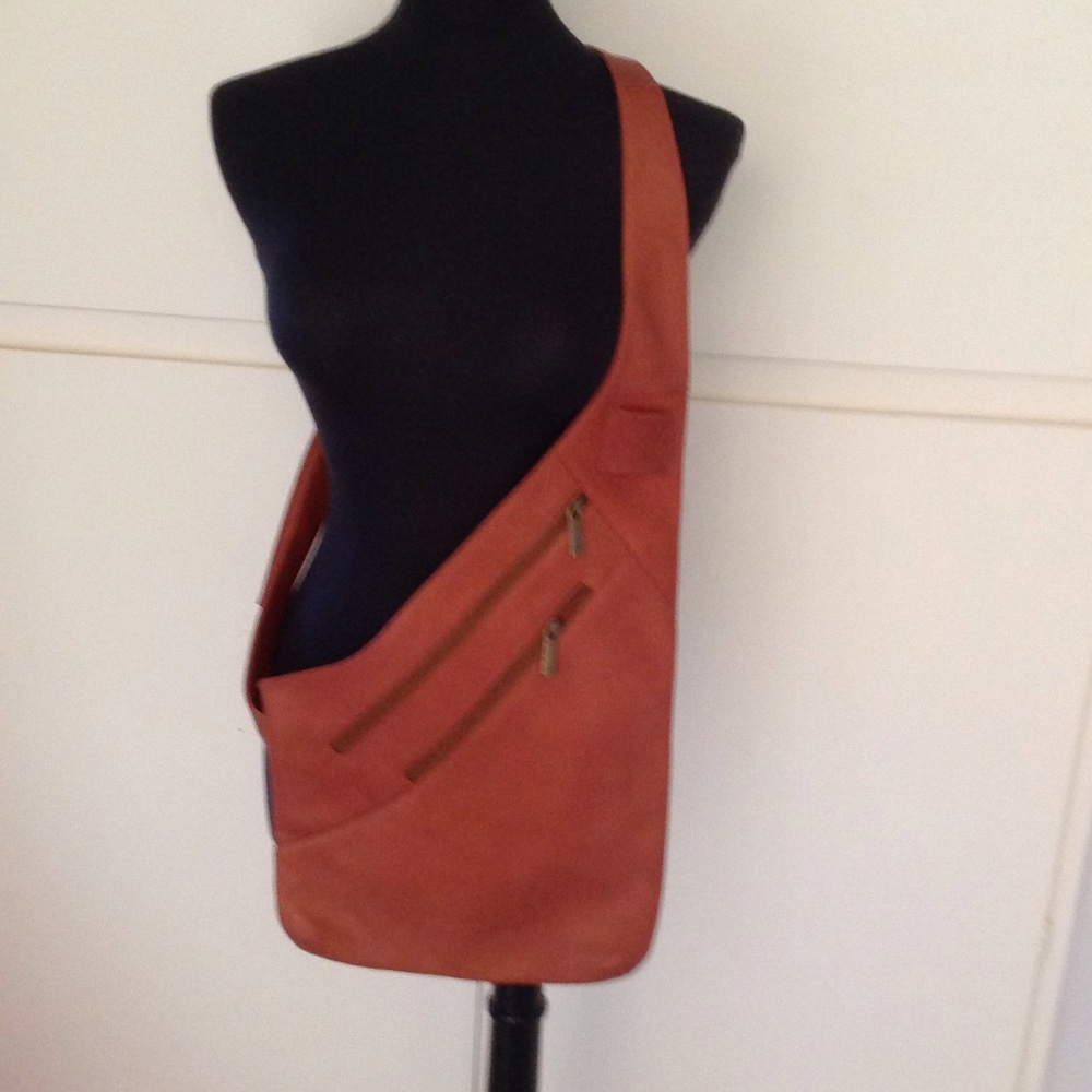 Cross body leather bag
