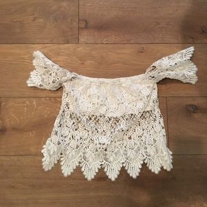 La hearts off the shoulder top