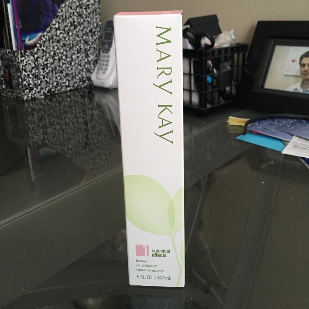 Mary Kay botanical effects: freshen