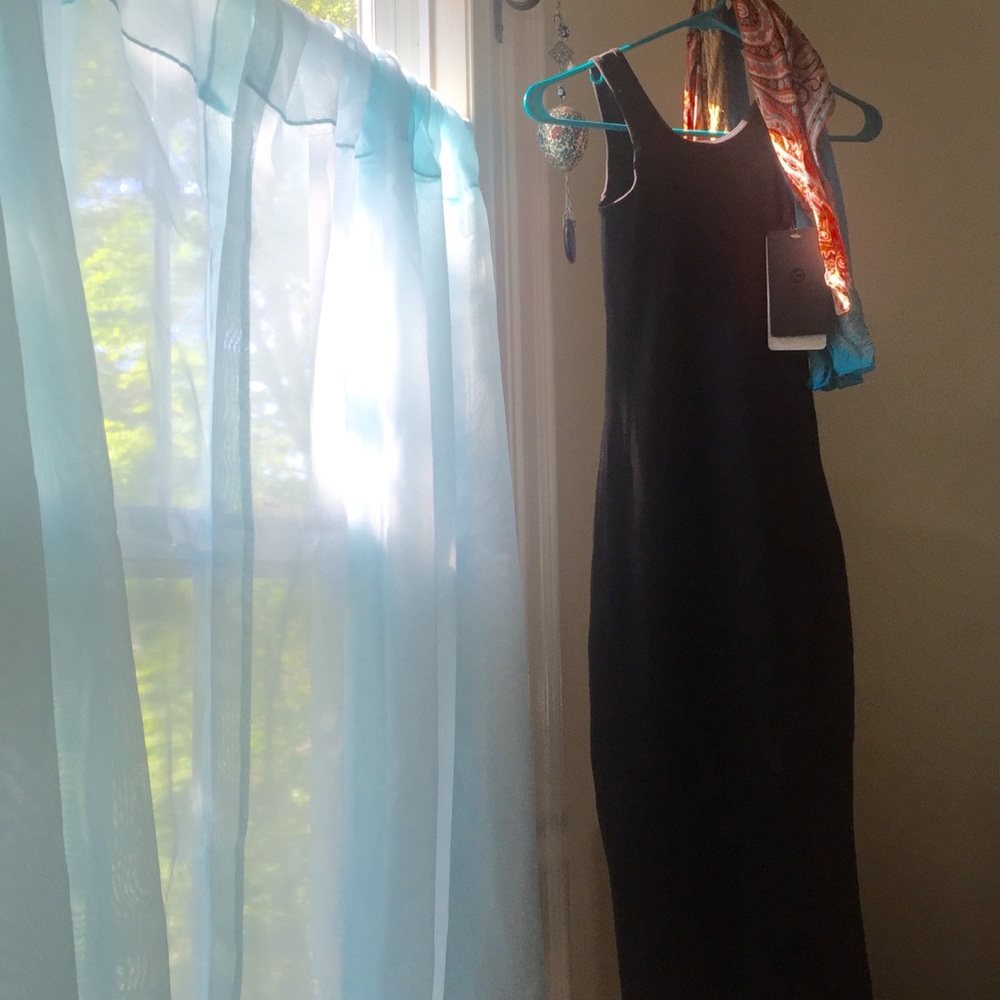 Black Noir Lululemon Dress - SZ 2, NWT