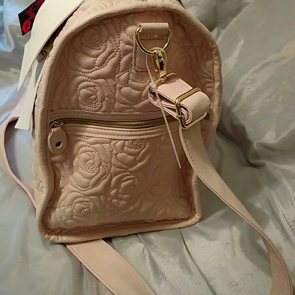 Hold Betsey johnson weekender NWT - Picture 2 of 6