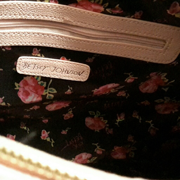 Hold Betsey johnson weekender NWT - Picture 6 of 6