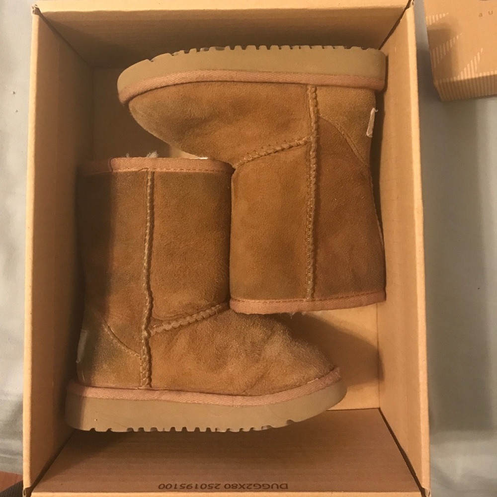 Toddler UGG classic