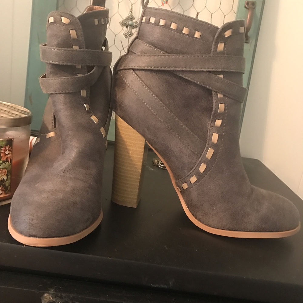 Qupid booties! NWOT!