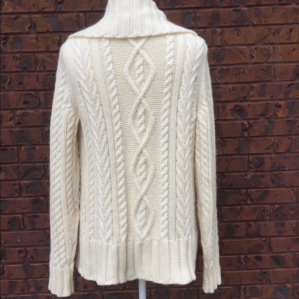 Gap Button up Cardigan - Picture 2 of 3