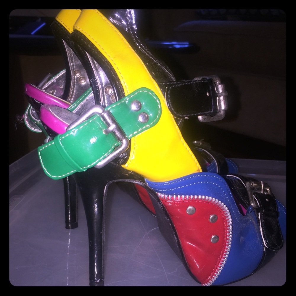 Super Fun Multi Colored 👠!! - Picture 3 of 3