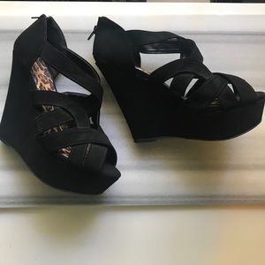 Qupid 5” Wedge Heels In Black