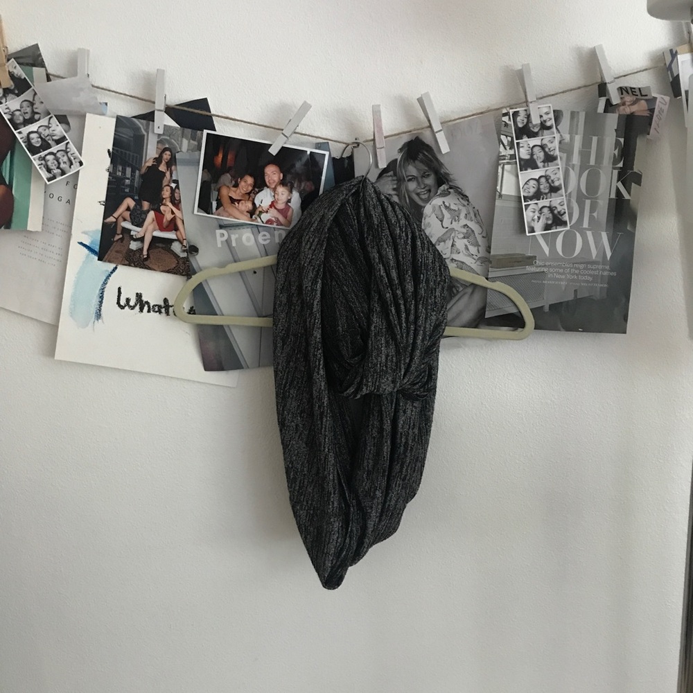 Aritzia Infinity scarf.