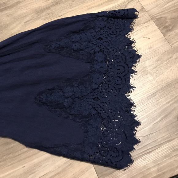 Navy Crop Top - Picture 3 of 4