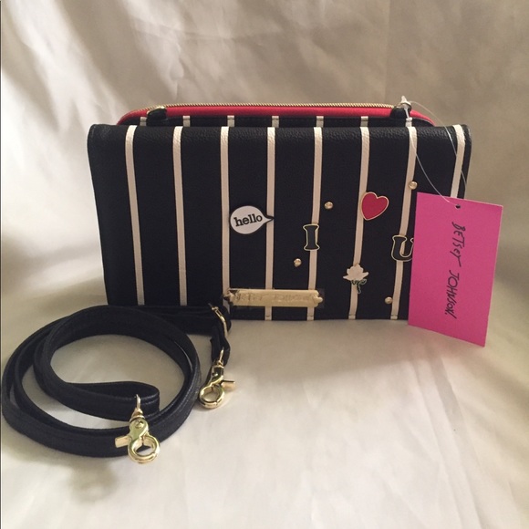 Betsey Johnson Handbags - 🎉LAST-1👜Betsey Johnson Cross-body bag👜💞