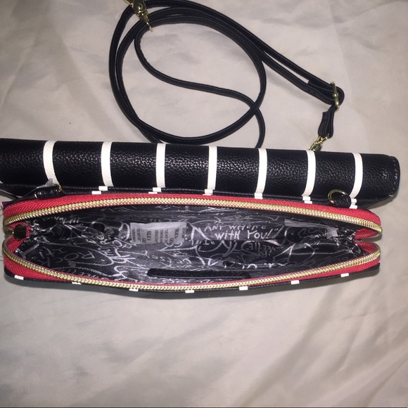 🎉LAST-1👜Betsey Johnson Cross-body bag👜💞 - Picture 4 of 8