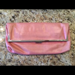 HOBO Dahlia hand clutch in color sorbet