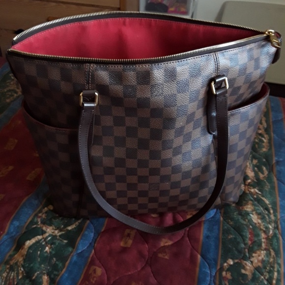 Authentic Louis Vuitton - Picture 1 of 4