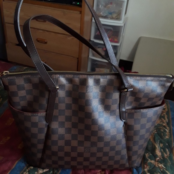 Authentic Louis Vuitton - Picture 2 of 4