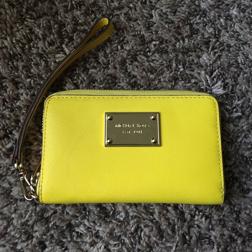 Michael Kors Wristlet Wallet