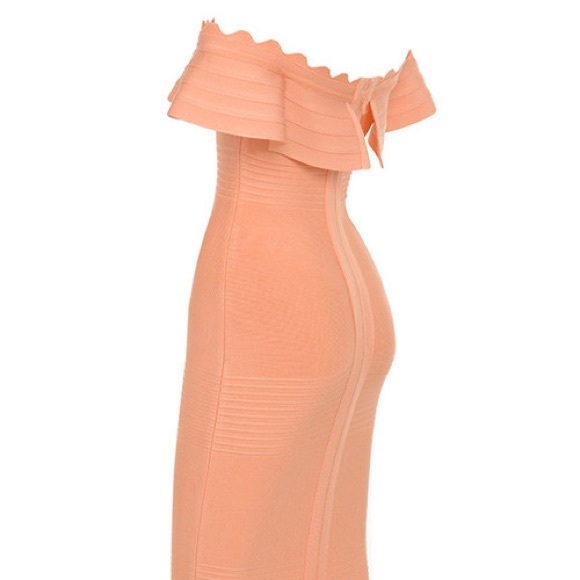 Stunning Off shoulder bandage dress - Picture 6 of 8