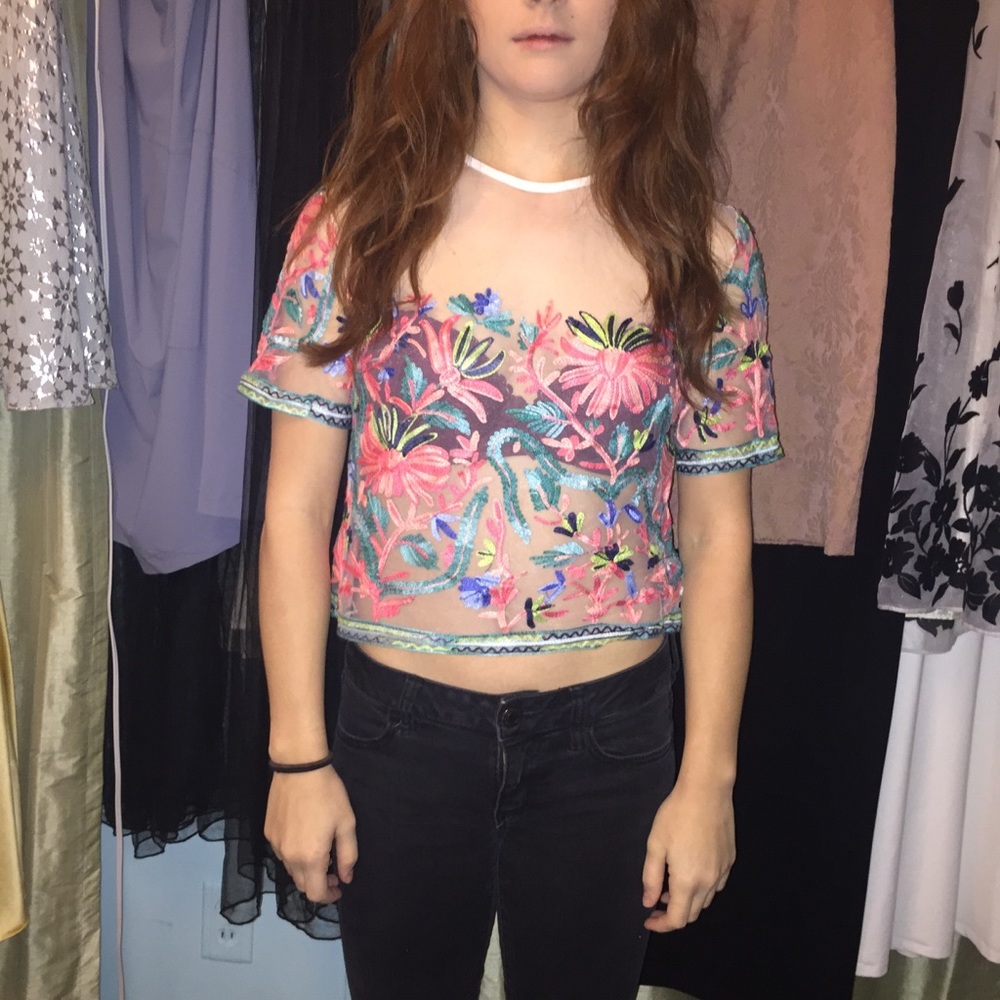 Embroidered short sleeve mesh top