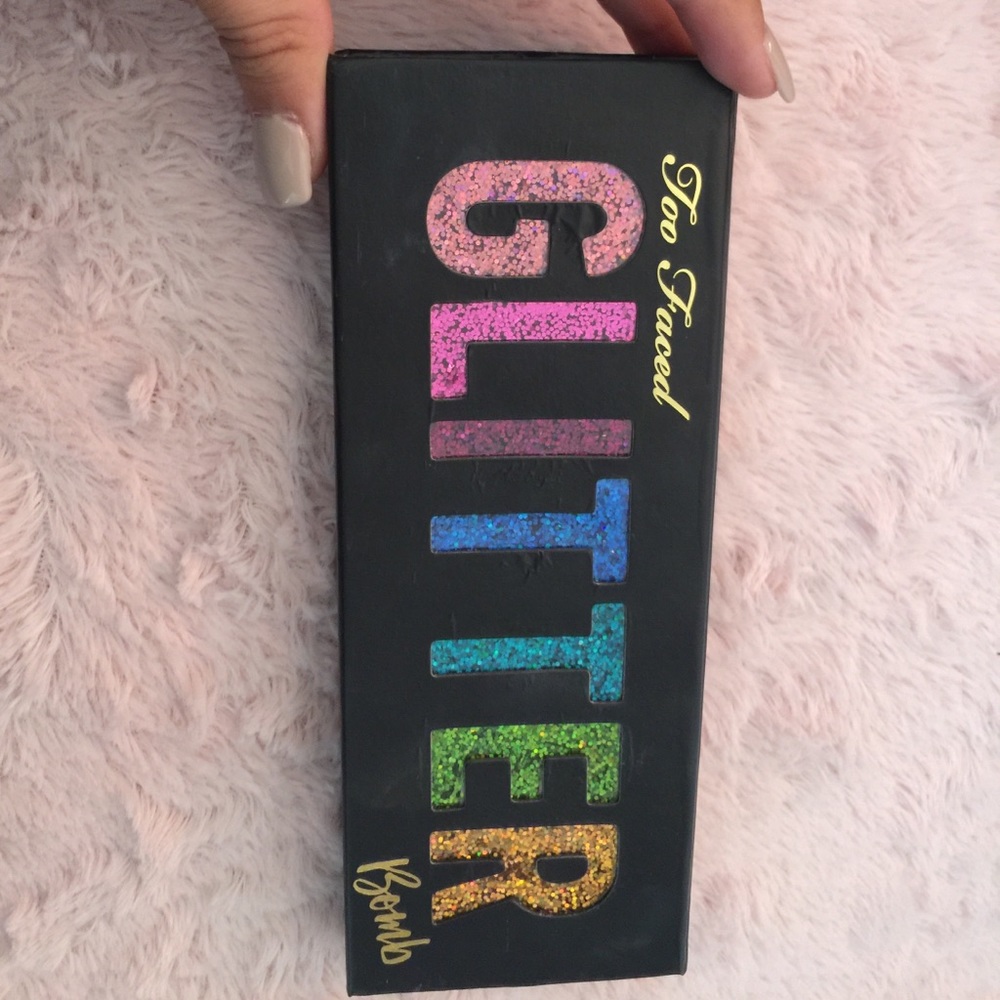 Too faced glitter bomb