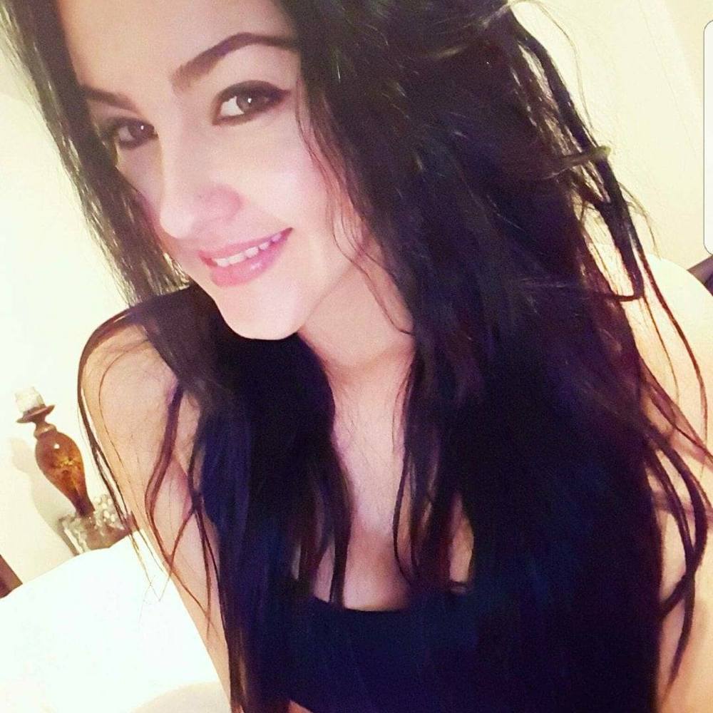 Meet your Posher, Yesenia