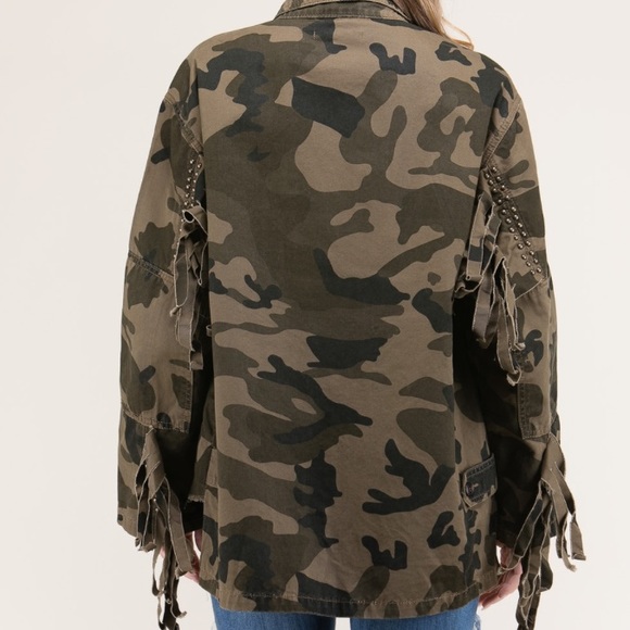 LAST ONE💔The Megan Camo Jacket - Picture 3 of 4
