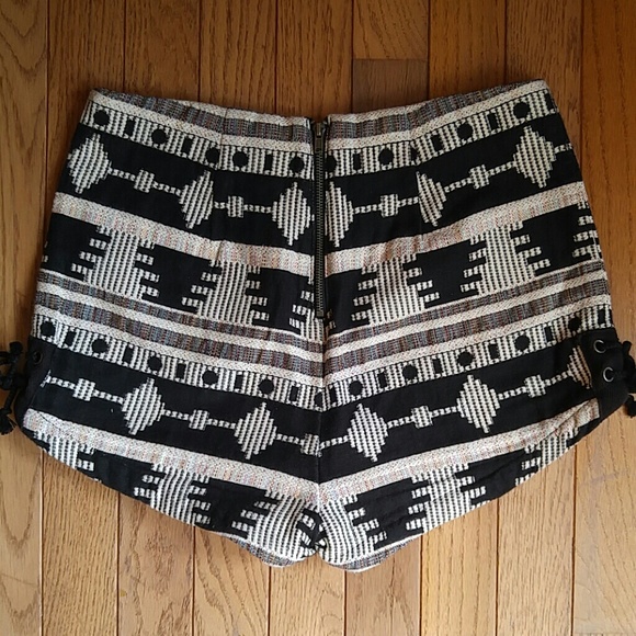 Ecote High Waisted Tribal Short - Picture 3 of 9