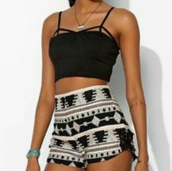 Ecote High Waisted Tribal Short - Picture 7 of 9