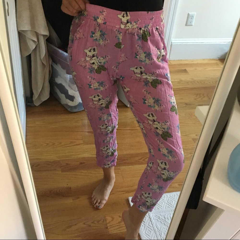 Velvet by Graham & Spencer soft pink printed pants