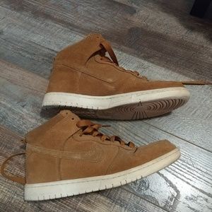 Nike hi top dunk