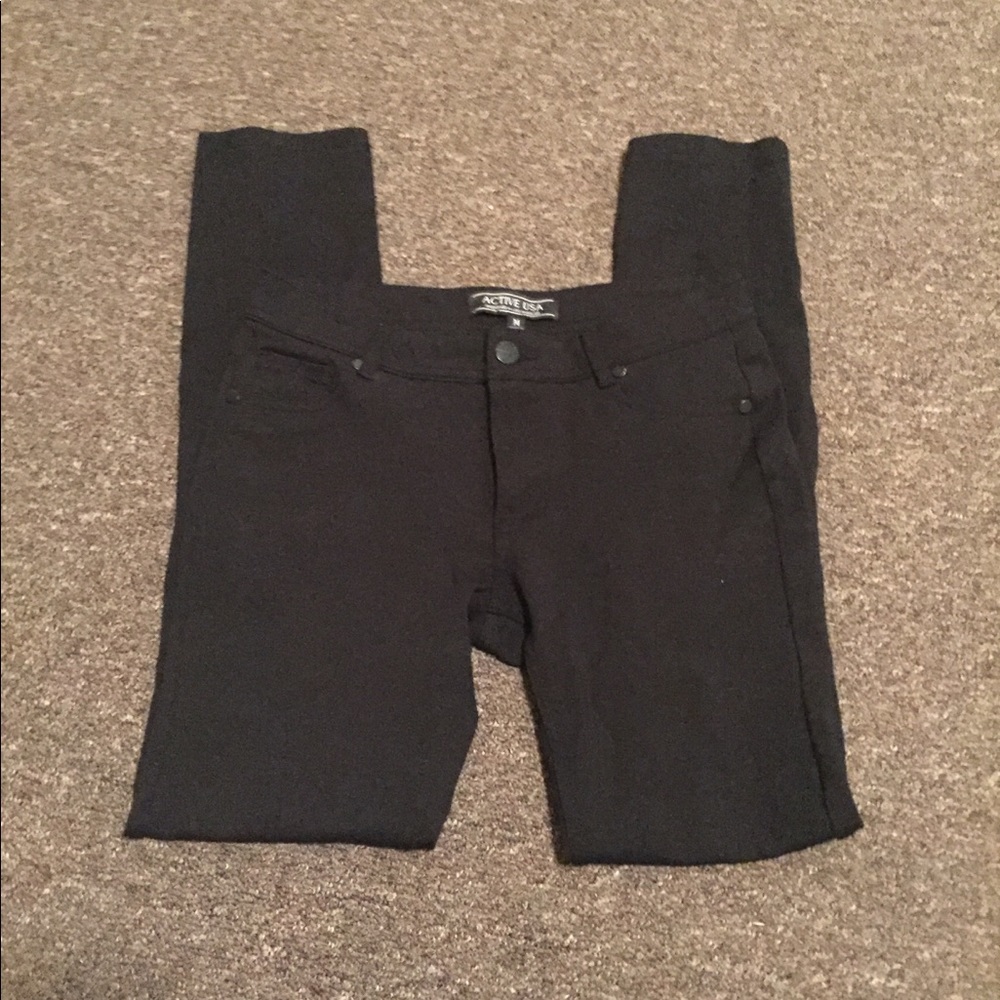 Black skinny pants/jeggings