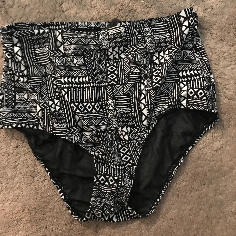 Torrid size I swim bottoms
