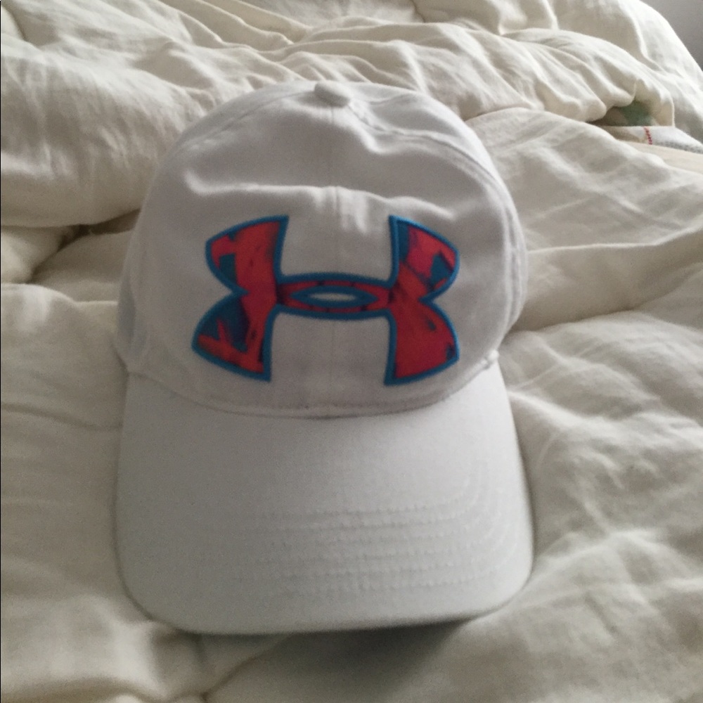 Women’s under armor white hat