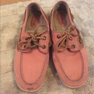 Pink sperry's
