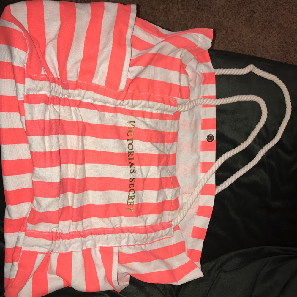 Victoria's Striped Beach Bag