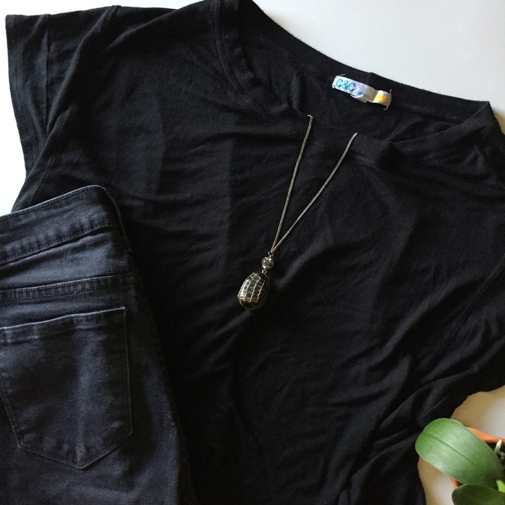 C&C CALIFORNIA• Black cropped tee