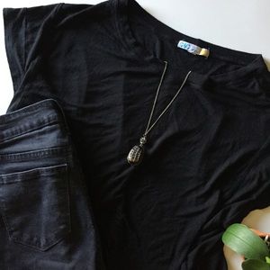 C&C CALIFORNIA• Black cropped tee