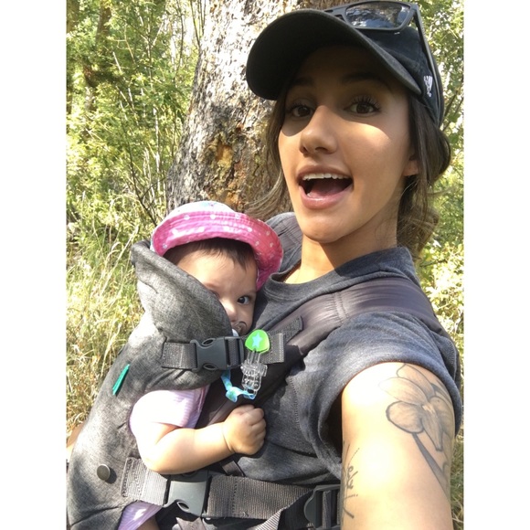 Meet your Posher, April - Picture 1 of 1