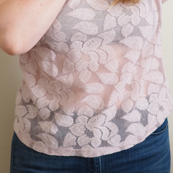 Pale rose 🌹 lacy top - Picture 2 of 4
