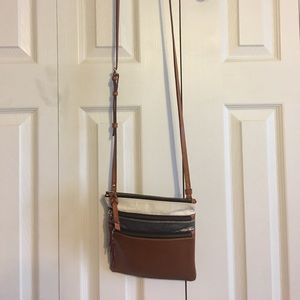Dooney and Bourke cross body purse