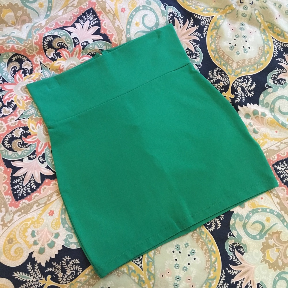 Bebe mini skirt