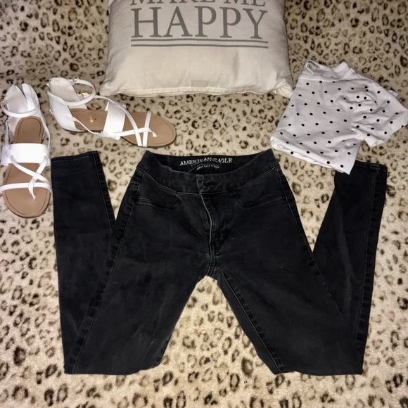 CLOSET CLOSING - Picture 2 of 8