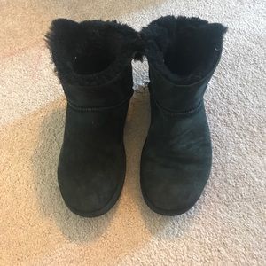 ✔️Black uggs