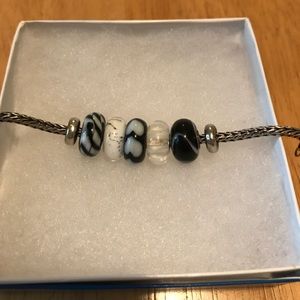 Black and white glass troll beads