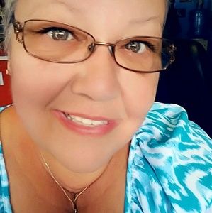 Meet your Posher, Cecilia