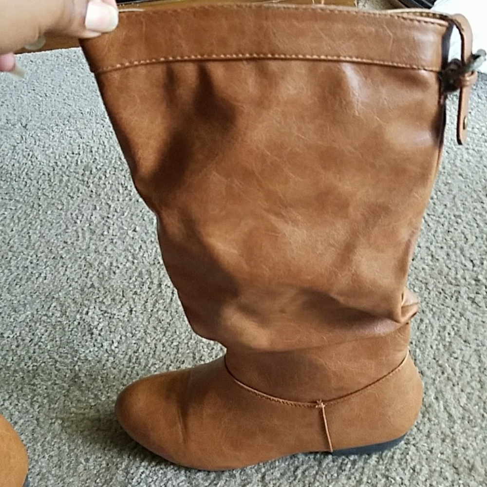 Boots - Picture 2 of 3