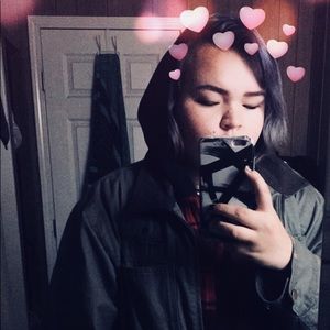 Meet your Posher, Justine