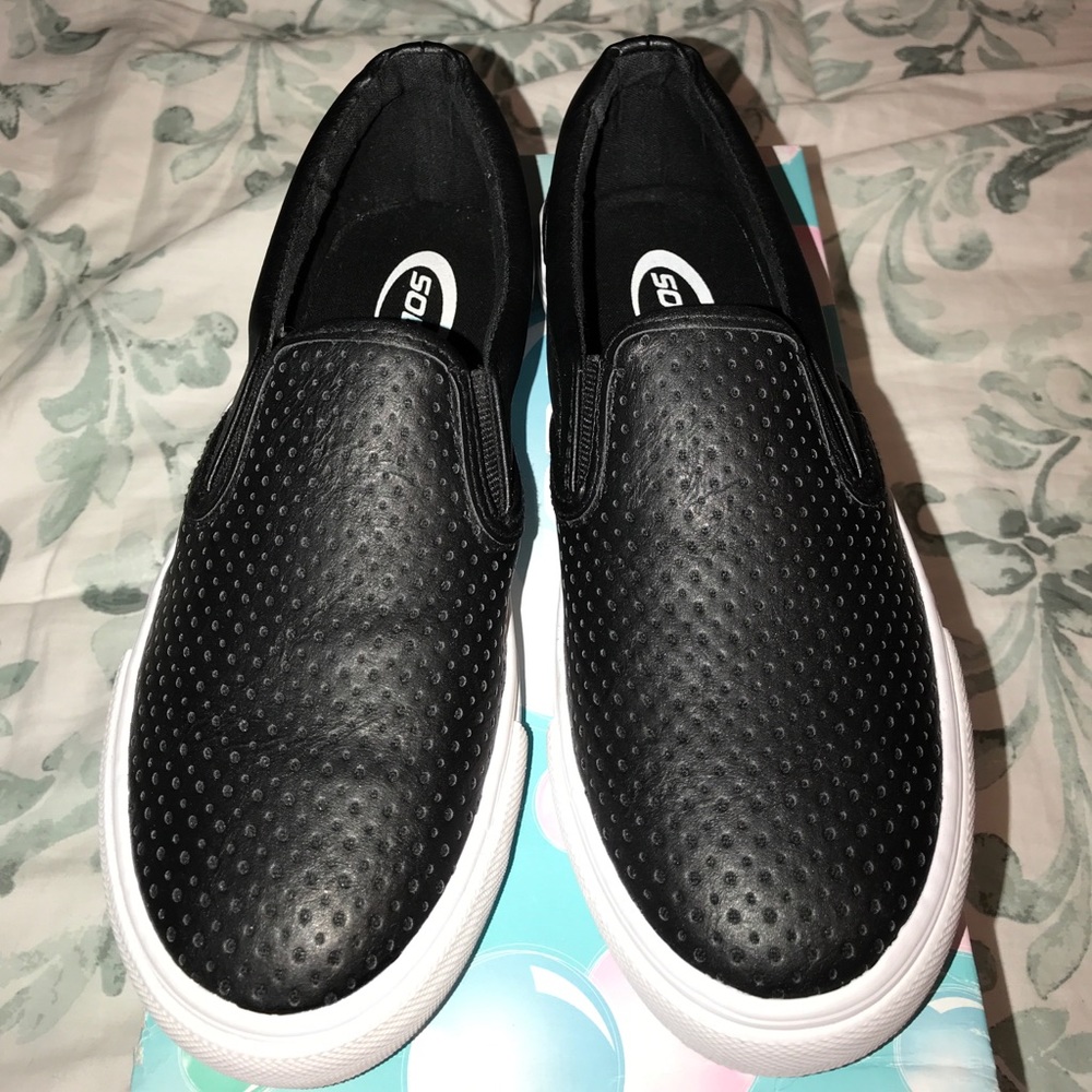 Van look alike slide on shoes