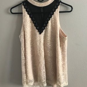✨HP✨ Lacy Lush Top