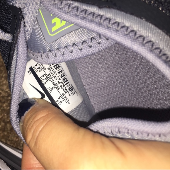 Nike Training Shoes - Picture 3 of 4