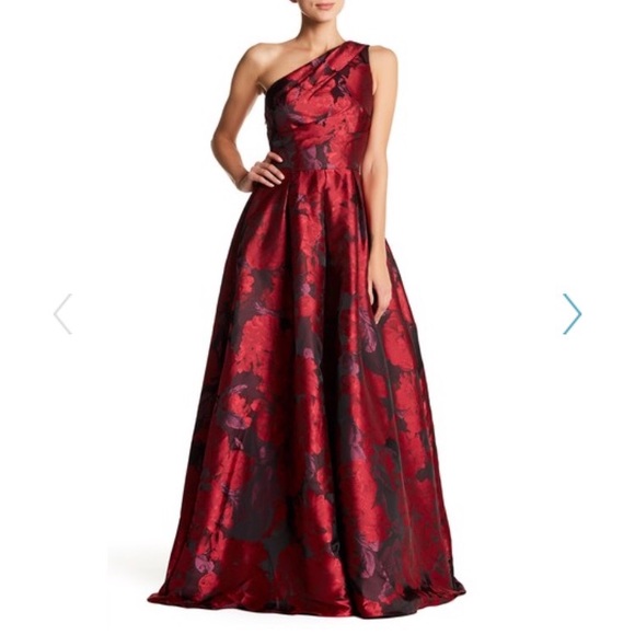 Carmen Marc Valvo Dresses & Skirts - Carmen Marc Valvo red 1-shoulder dress