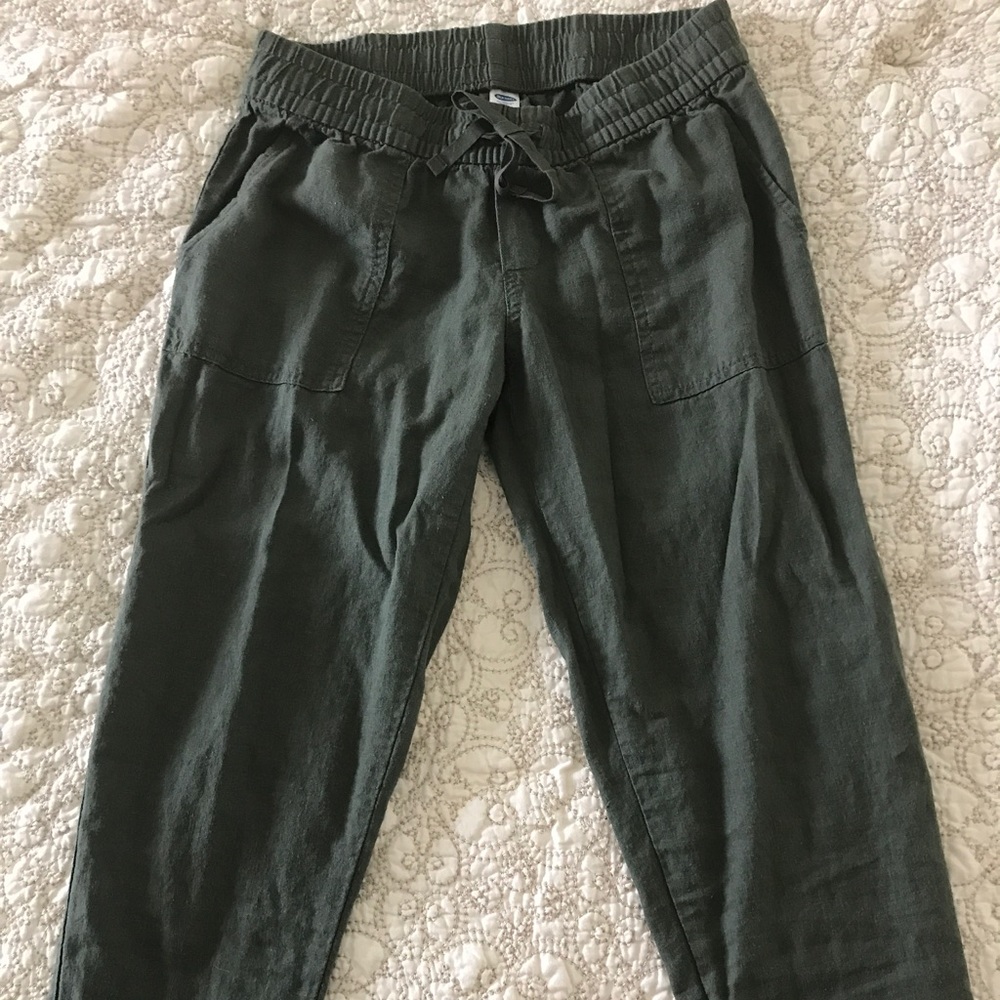 Loose linen Capri